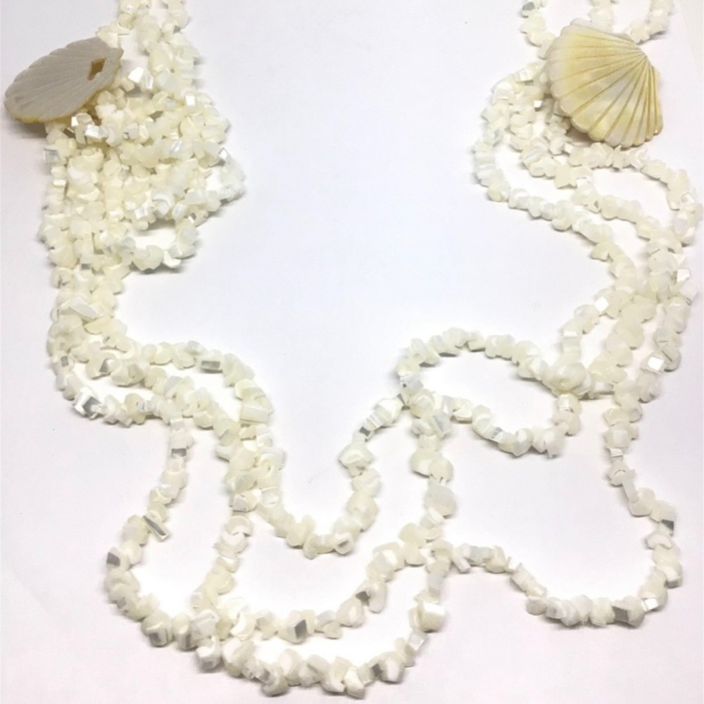 Seashell fashion necklace